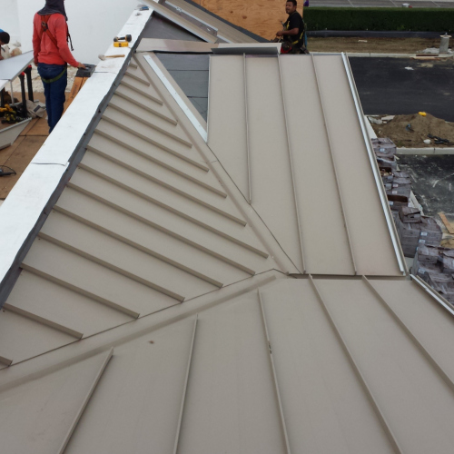 Metal-roof-shopping-center